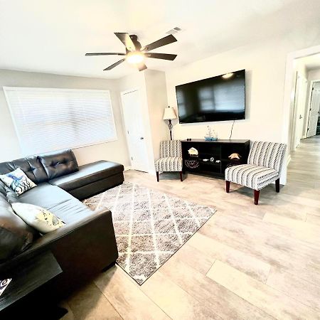 4/2 Home Close To Beach, Centrally Located! Gulfport Buitenkant foto