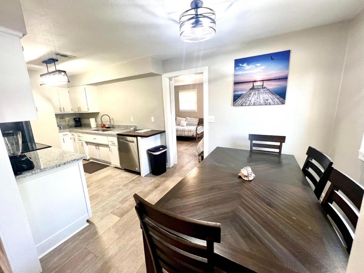 4/2 Home Close To Beach, Centrally Located! Gulfport Buitenkant foto