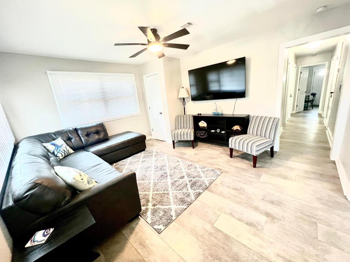 4/2 Home Close To Beach, Centrally Located! Gulfport Buitenkant foto
